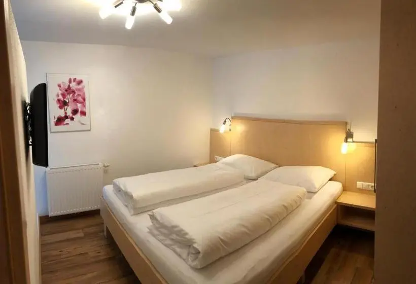 Huoneisto 1 Makuuhuone Terassi, Garni Central Zimmer Studios Apartments