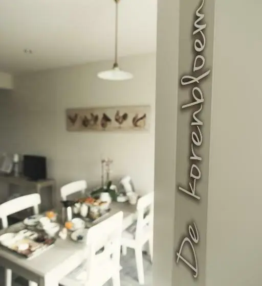 Perhehuone, B&b In De Velden