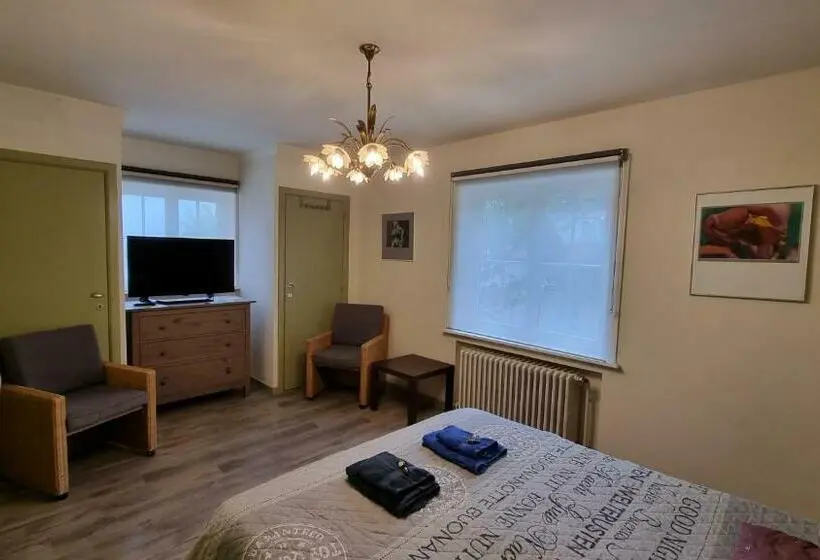Standard-huone Jaettu Kylpyhuone, B&b Villa Fernadine