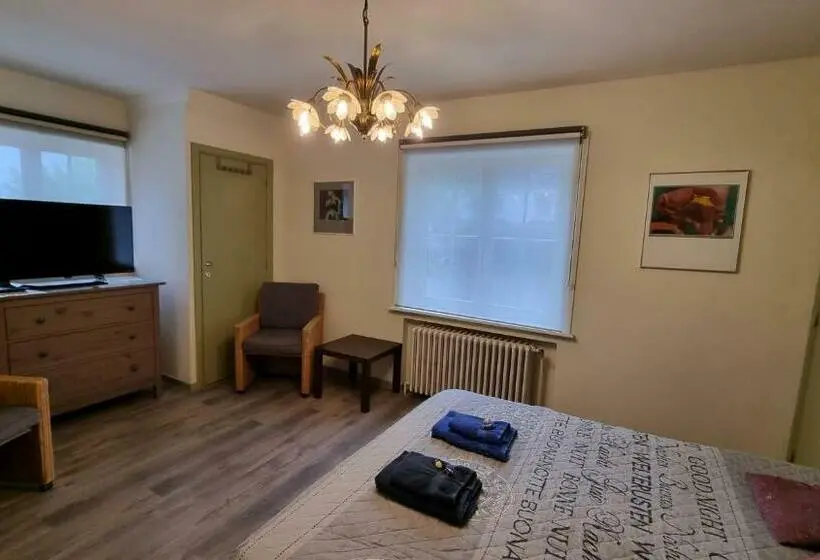 Standard-huone Jaettu Kylpyhuone, B&b Villa Fernadine