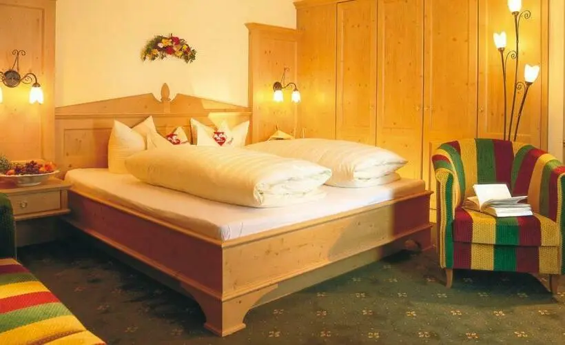 اتاق لوکس با بالکن, Alpenresidenz Trisanna