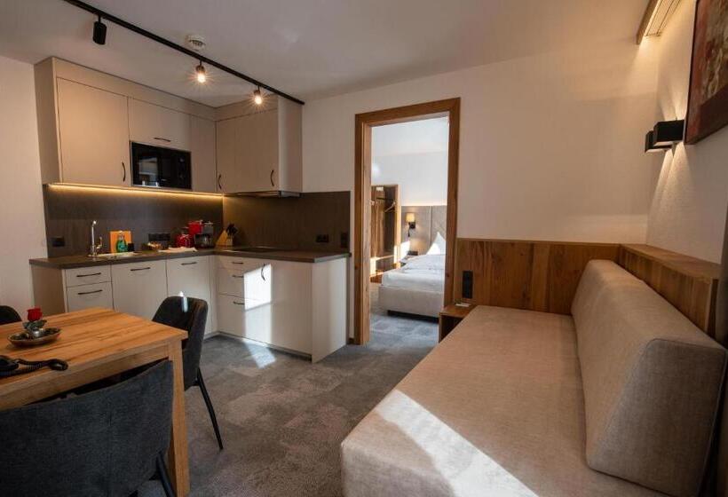 Апартаменты 1 Спальня с Балконом, Alpenresidenz Trisanna