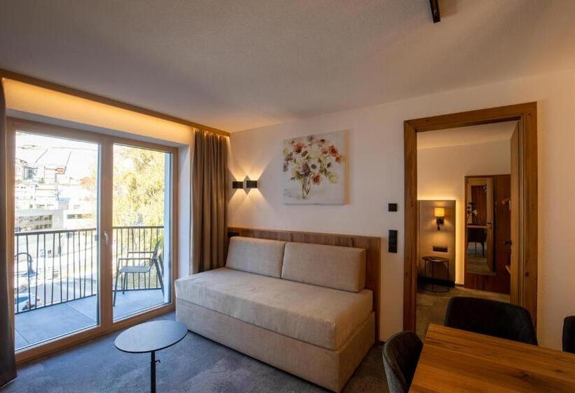 شقة غرفتين نوم مزودة بشُرفة, Alpenresidenz Trisanna