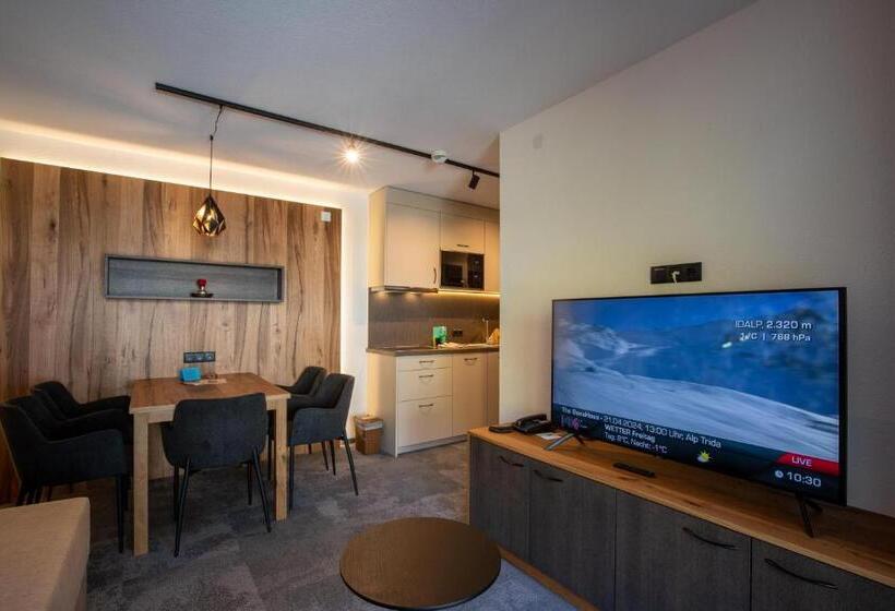 Апартаменты 2 Спальни с Балконом, Alpenresidenz Trisanna