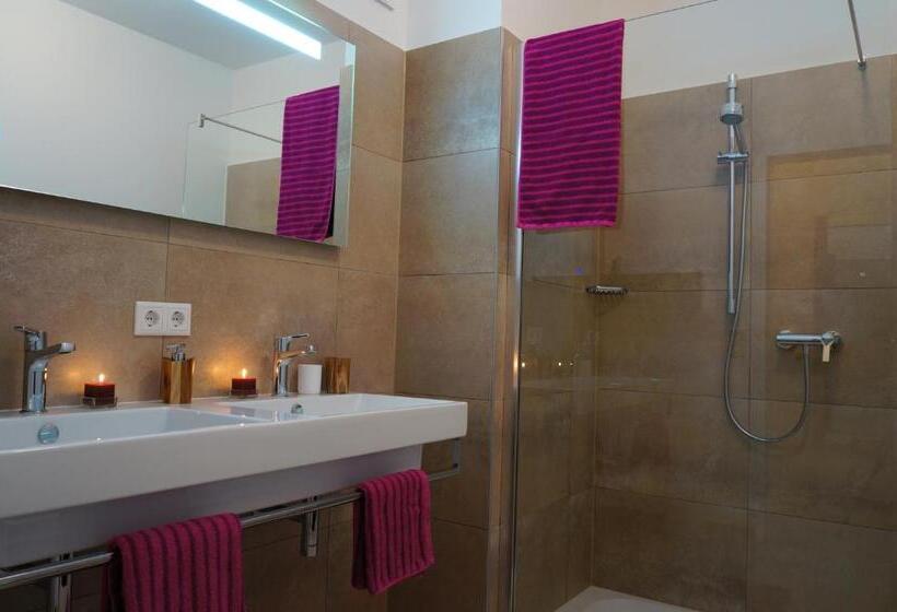 Апартаменты 2 Спальни с Балконом, Aparthotel Bergtraum