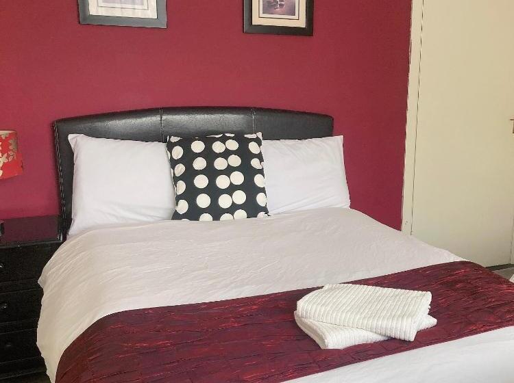 バス共有のスタンダードルーム, Mulgrave Lodge