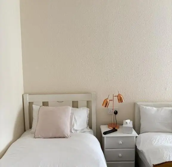 スタンダードトリプルルーム, Mulgrave Lodge