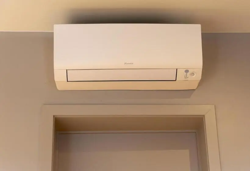 Standard Kolmen Hengen Huone, Oud Gemeentehuis