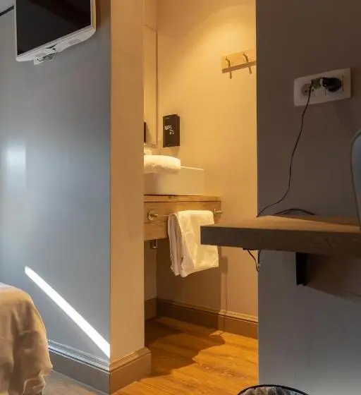 Deluxe Yhden Hengen Huone, Oud Gemeentehuis