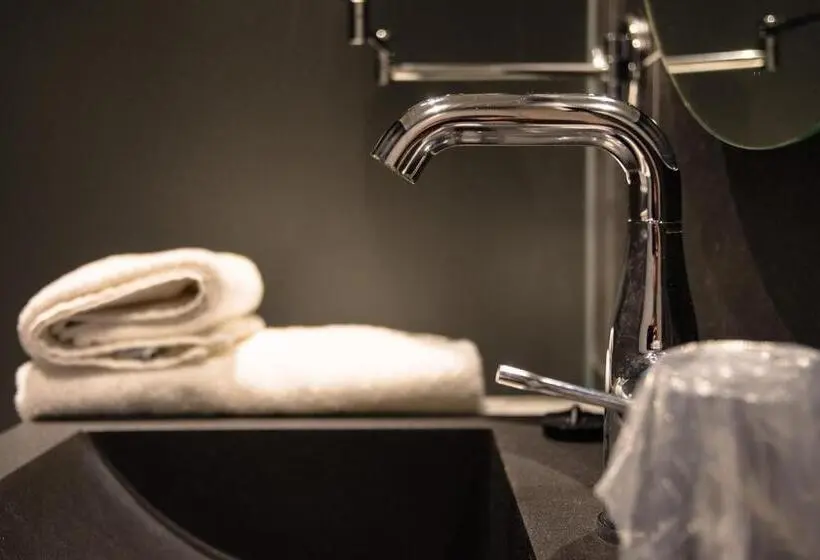 Deluxe Yhden Hengen Huone, Oud Gemeentehuis