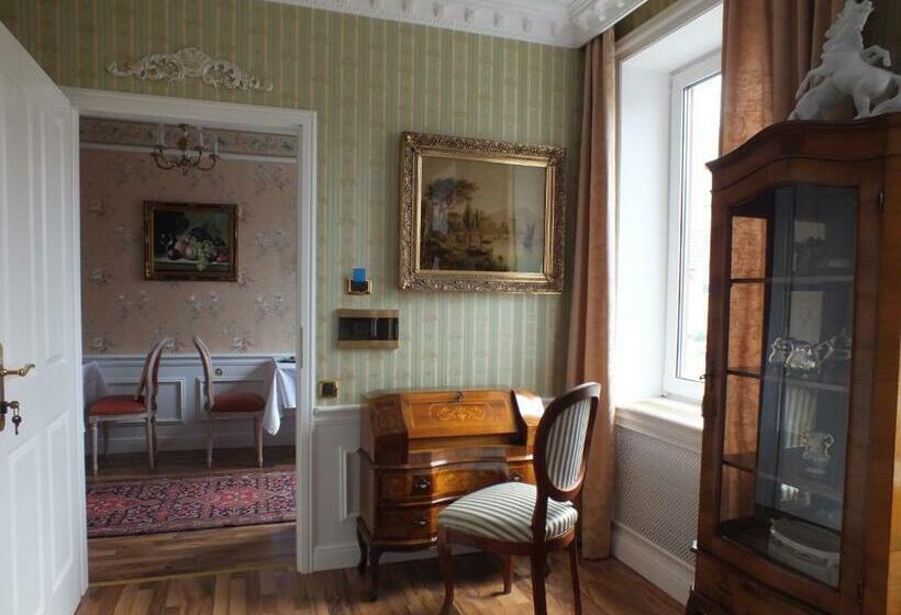 جناح, Villa Angelina