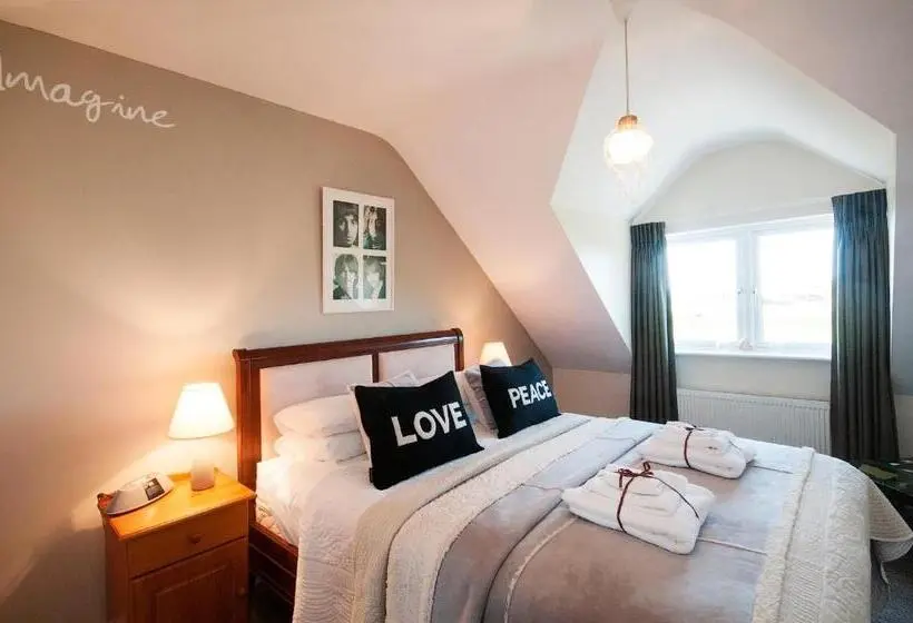 コンフォートルーム, Hillside Lodge B&b