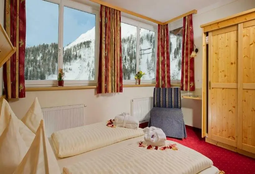 Huoneisto 2 Makuuhuonetta, & Appartement Auerhahn