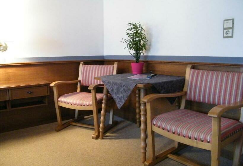 חדר סטנדרט לארבעה, Dahoam By Sarina Rooms & Suites