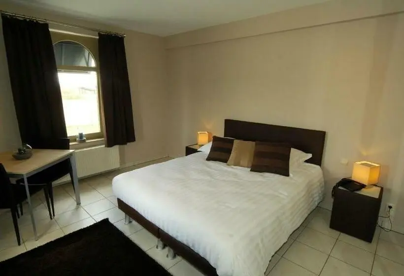 スタンダード4人部屋, Hôtel Le Saint Loup