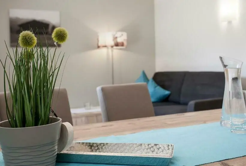 テラス付き１ベッドルームアパートメント, Living Apart Anita