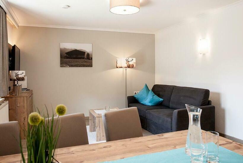 テラス付き1ベッドルームアパートメント, Living Apart Anita