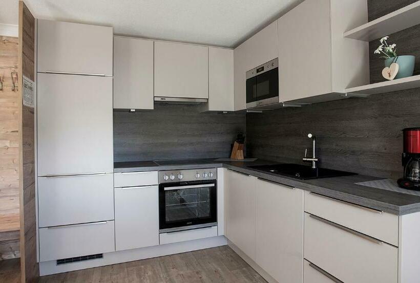 テラス付き1ベッドルームアパートメント, Living Apart Anita