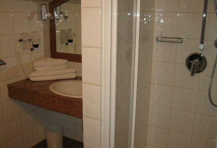 Номер Стандарт Индивидуальный, Martin