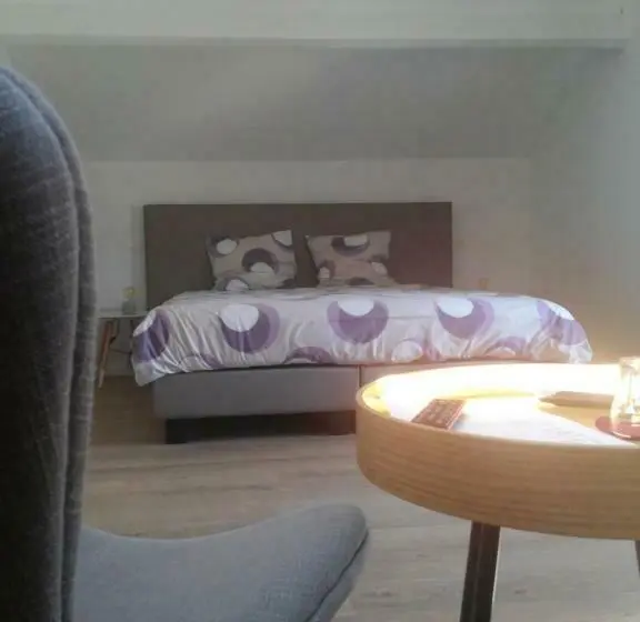 Perhehuone, Pluimpapaver Hotel & Glamping