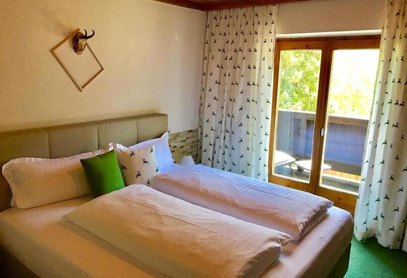 标准间带阳台, Schwarzer Adler