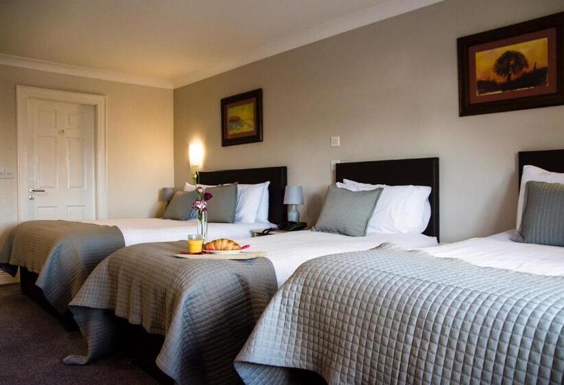 חדר סטנדרט לשלושה, The Harbour Inn