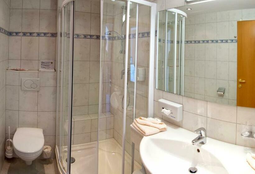 스탠다드 룸, Wagner