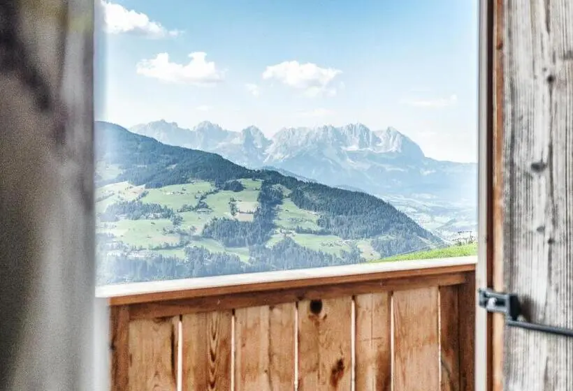 اتاق استاندارد یک تخته با بالکن, Maierl Alm & Maierl Chalets
