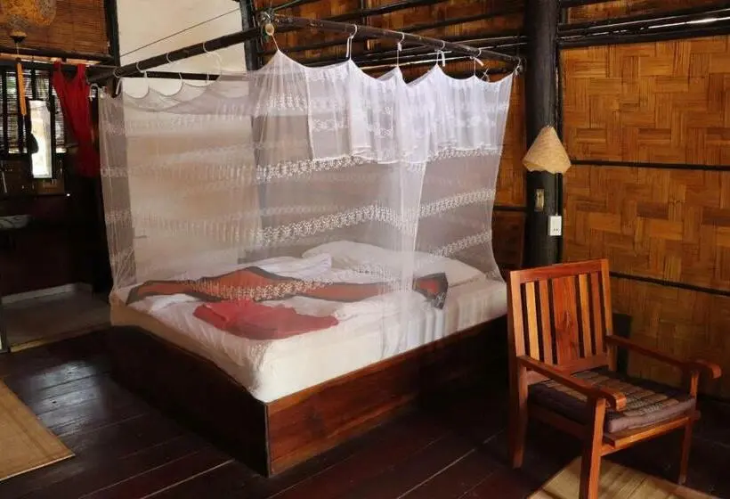 اتاق استاندارد, Sa Sa Lao