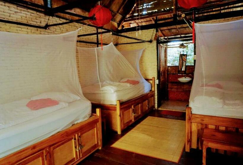 غرفة قياسية ثلاثية, Sa Sa Lao