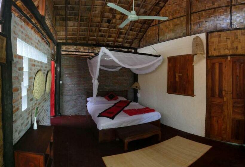 Deluxe room with river view, Sa Sa Lao
