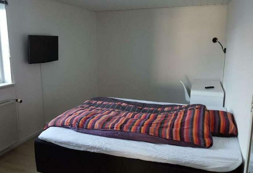 اتاق استاندارد با سرویس بهداشتی مشترک, Vandrehuset 2 Og 3