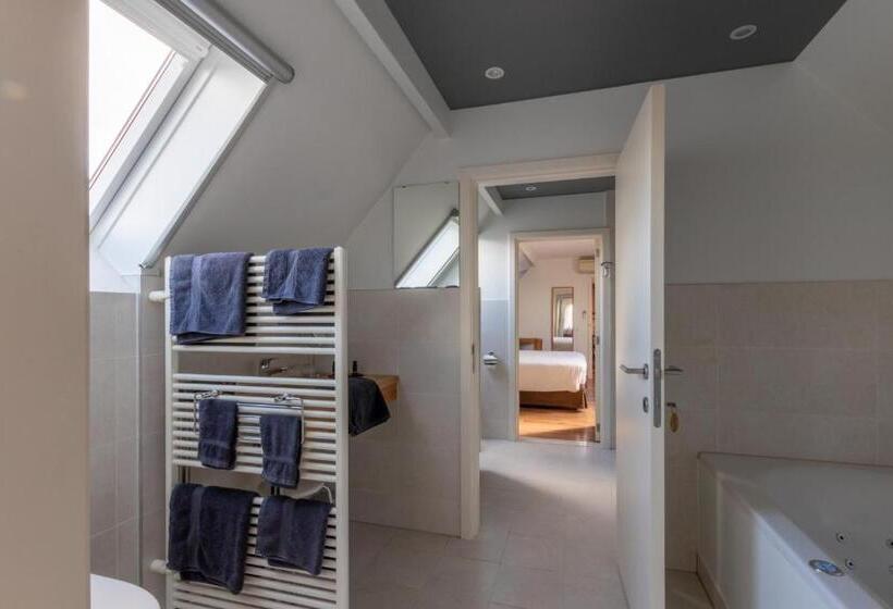 디럭스 4인 룸, Apollonia