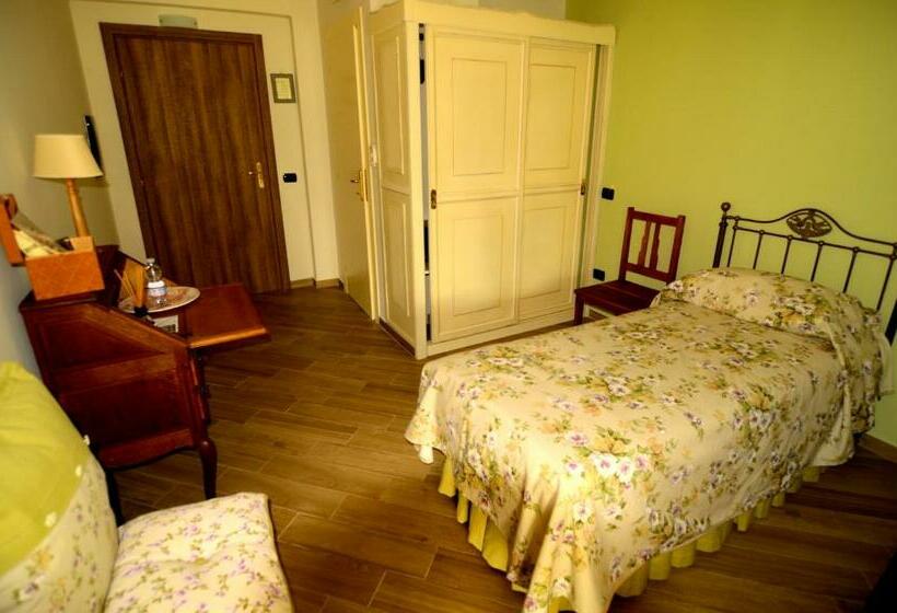 غرفة قياسية سرير كينج, La Vignola Country