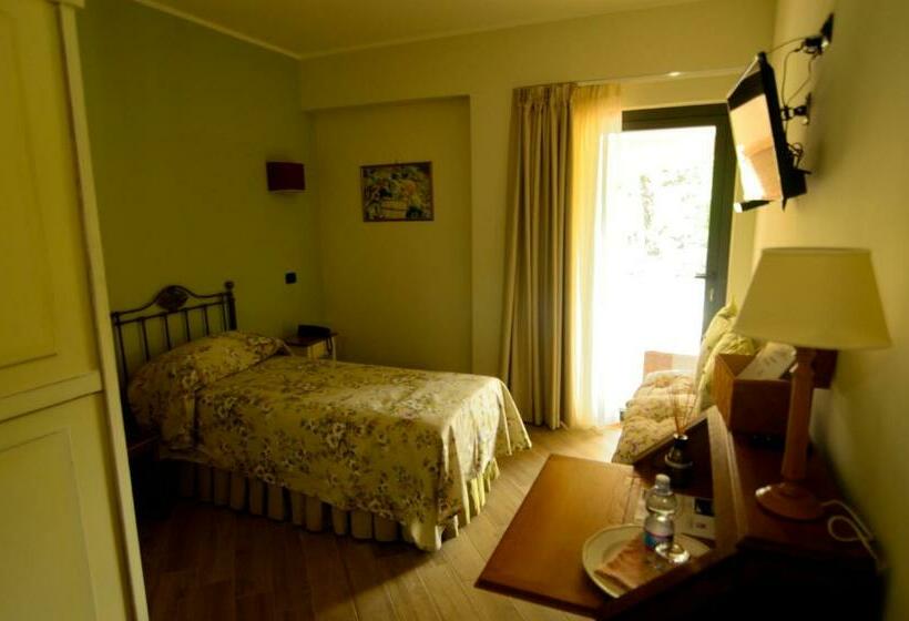 غرفة قياسية سرير كينج, La Vignola Country