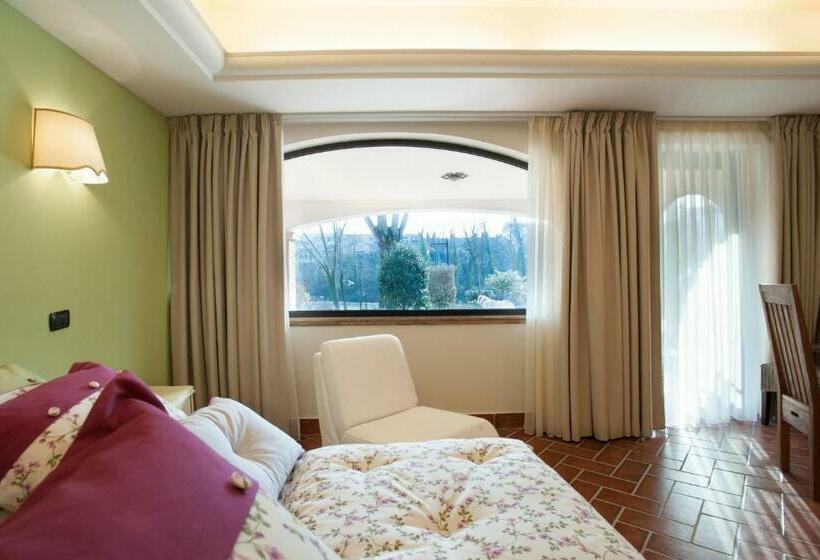 غرفة قياسية لذوى الاحتياجات الخاصة, La Vignola Country