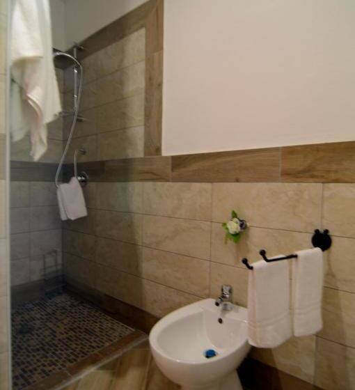 غرفة عائلية مطلّة علي الحديقة, La Vignola Country