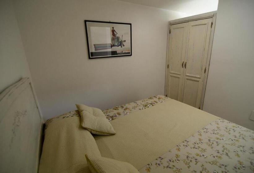 غرفة عائلية مطلّة علي الحديقة, La Vignola Country