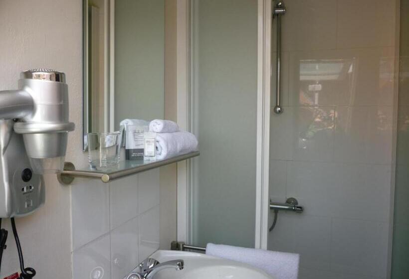 غرفة قياسية ثلاثية, Ambrosia