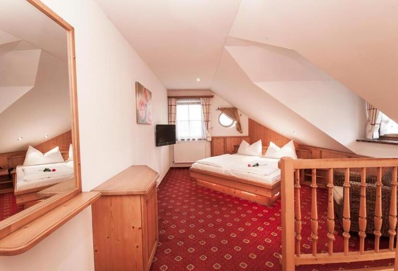 اتاق سوپریور چهار تخته, Bloberger Hof