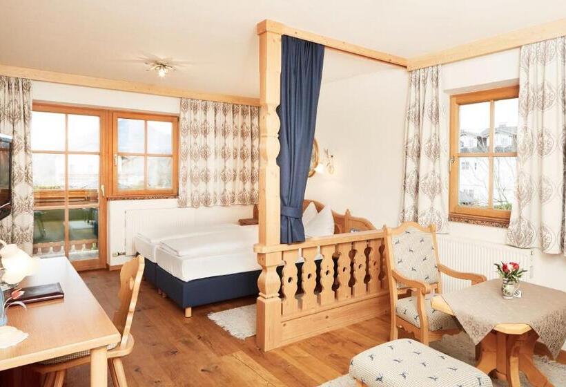 اتاق سوپریور سه تخته, Bloberger Hof