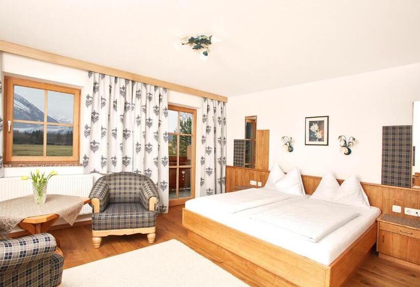 اتاق سوپریور سه تخته, Bloberger Hof