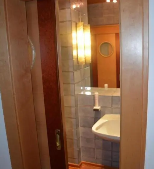 اتاق استاندارد سه نفره, Restaurant Veldener Traumschiff Direkt Am See In 2min Im Zentrum