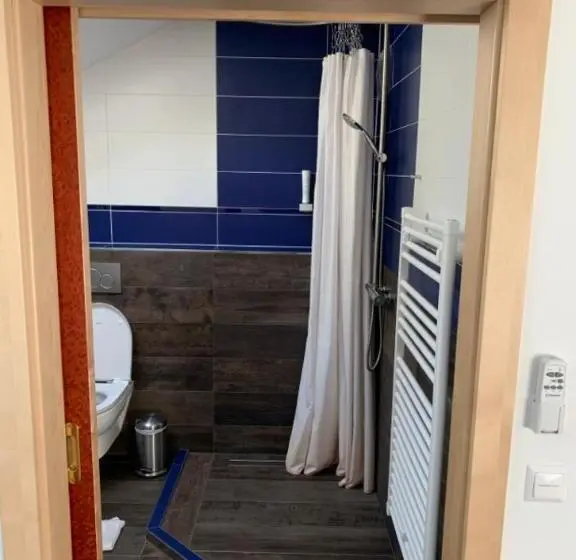 اتاق استاندارد چهار تخته, Restaurant Veldener Traumschiff Direkt Am See In 2min Im Zentrum