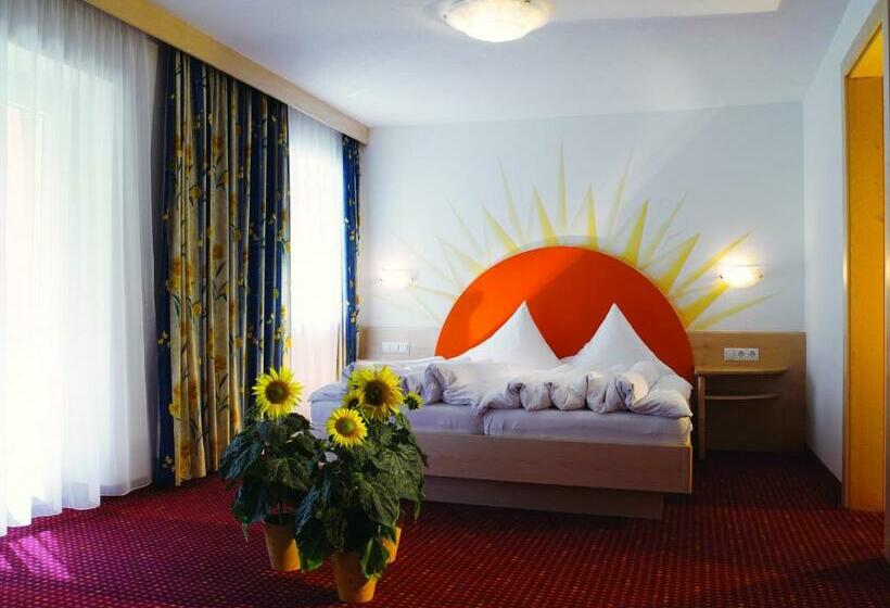 クラシックルーム, Dominic