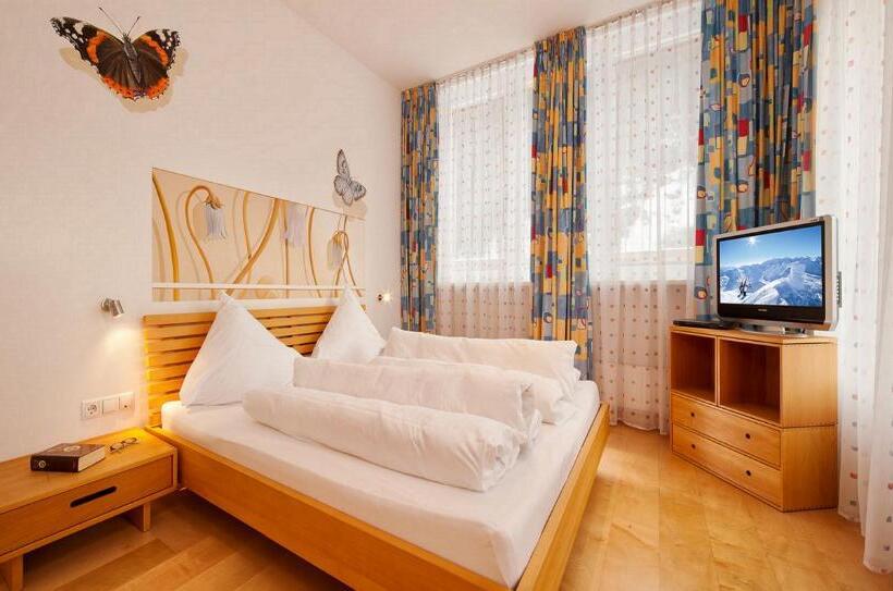 スイート, Dominic