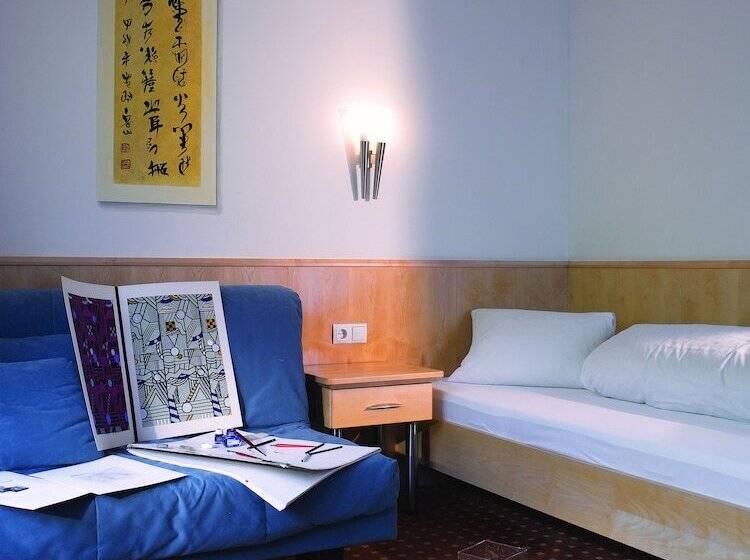 コンフォートシングルルーム, Dominic