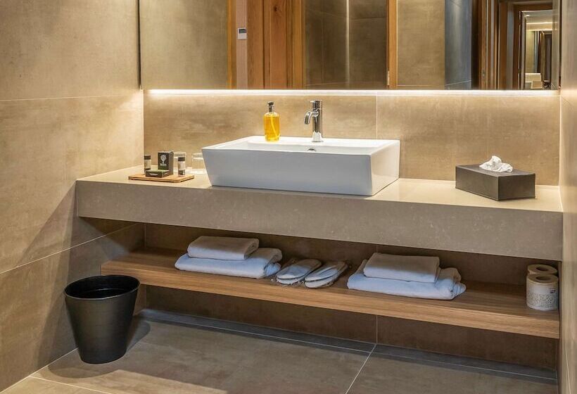 חדר אקזקיוטיב, Ibis Styles Heraklion Central