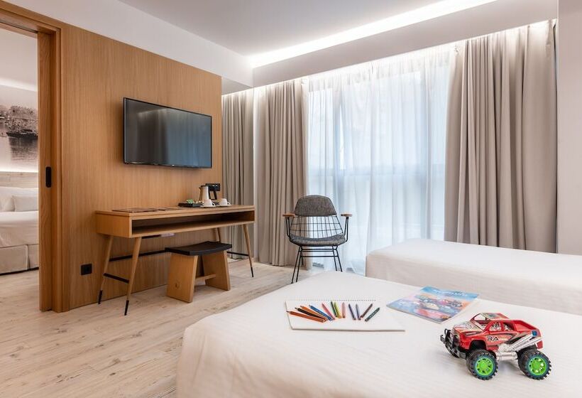 חדר משפחתי, Ibis Styles Heraklion Central