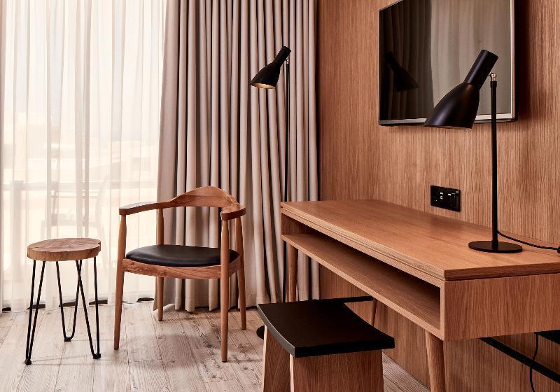 חדר אקזקיוטיב, Ibis Styles Heraklion Central